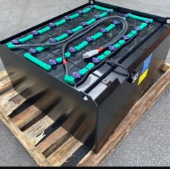 BÌNH ẮC QUY XE NÂNG LIFTTOP