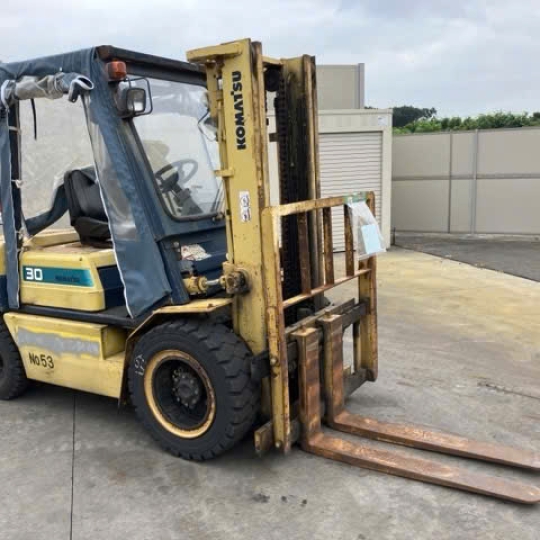 Xe nâng dầu 3 tấn cũ